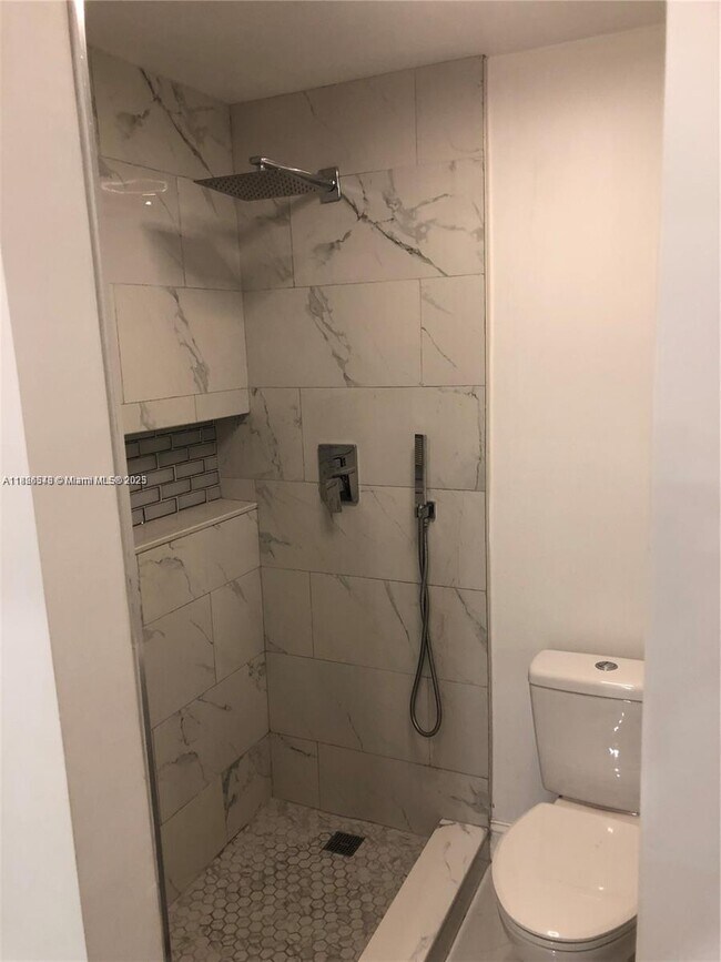 Building Photo - 1555 W 44th Pl