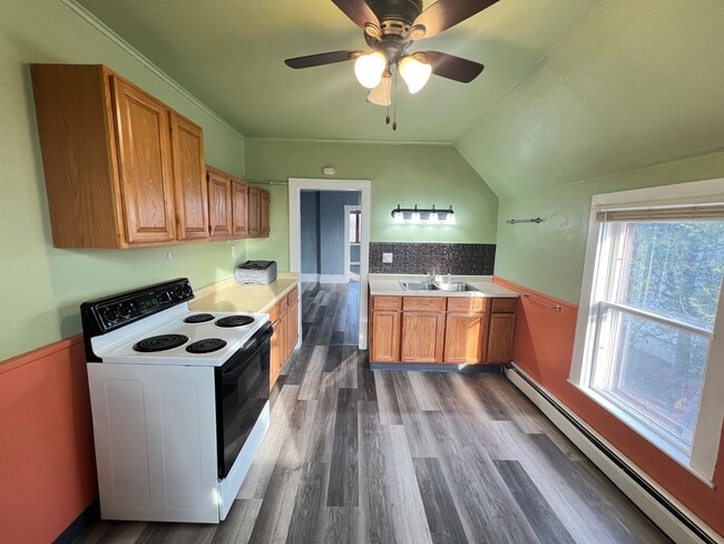 Building Photo - AVAILABLE JUNE - Billings Park Upper Duplex