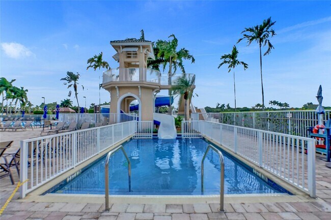 Building Photo - 930 Bluewood Terrace