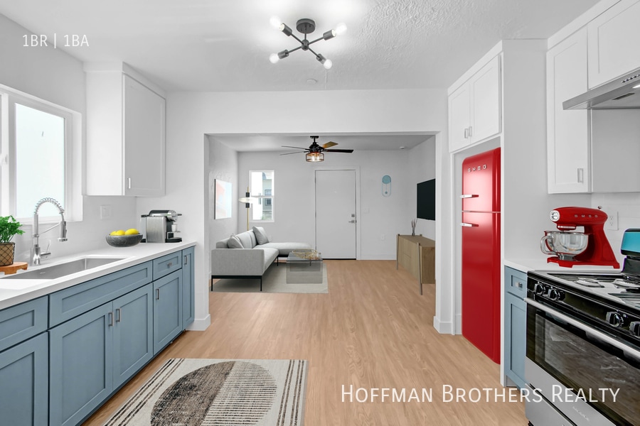 Building Photo - 5926 S Hoover St