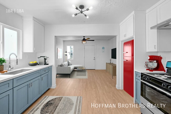 Building Photo - 5926 S Hoover St