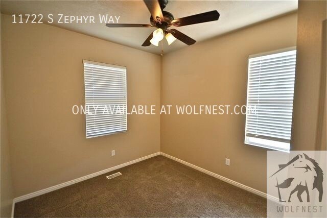 Building Photo - No Security Deposit Option! Amazing 3 Bedr...