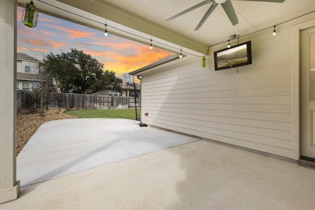 Building Photo - 104 Scenic Hills Cir