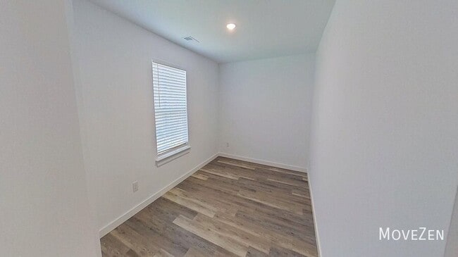 Building Photo - 275 Vanderbilt Rd