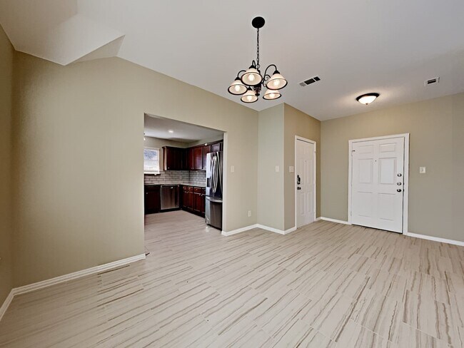 Building Photo - 2308 Arrowhead Dr