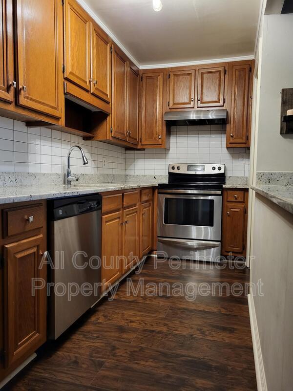 Building Photo - 1731 Twin Brooks Dr SE