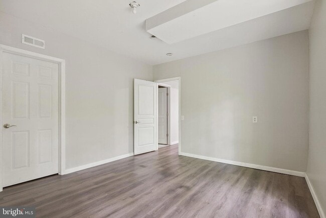 Building Photo - 51 Knickerbocker Ln