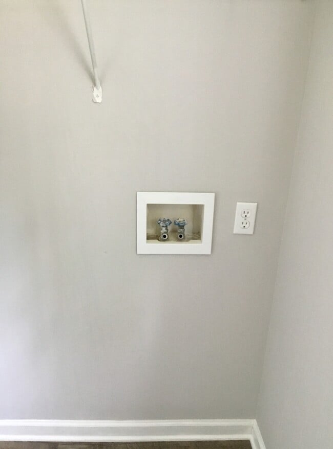 Building Photo - 3 Bedroom in Glenn Eagle Subdivision!