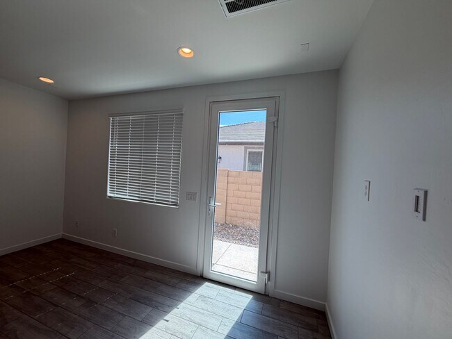 Building Photo - 36375 W Leonessa Ave