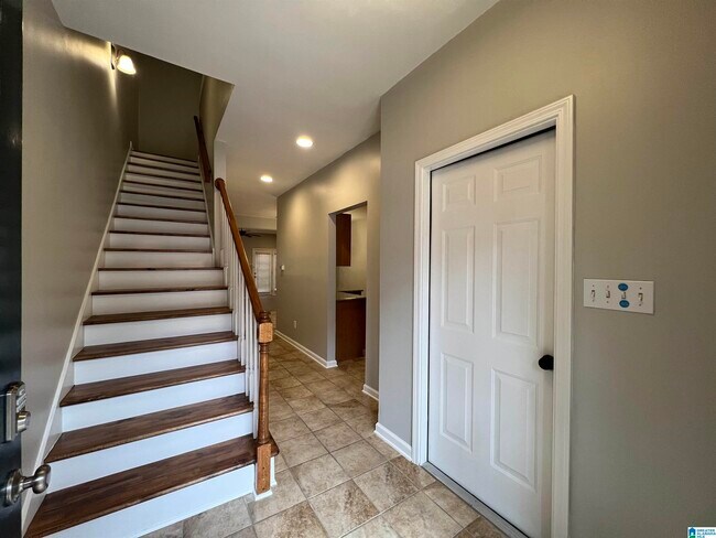 Building Photo - 1648 Savannah Park Ln