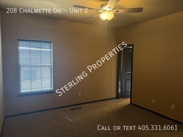 Building Photo - 208 Chalmette Dr