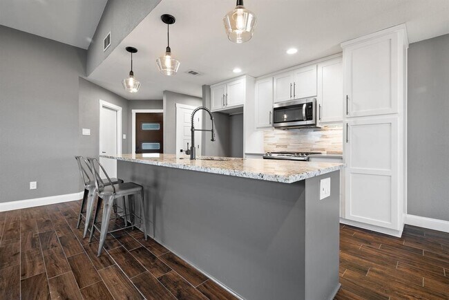 Building Photo - 5143 Ganymede Dr