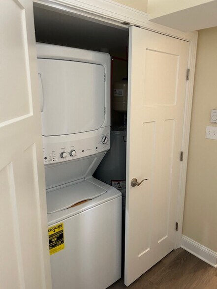 Building Photo - 7815 Main St