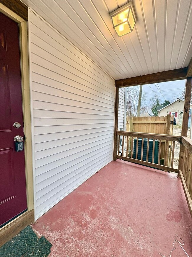 Building Photo - Updated South Bend Gem!