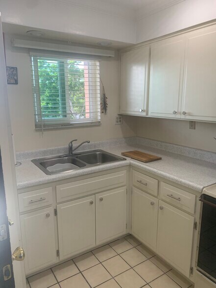 Building Photo - 1243 S MLK Jr Ave