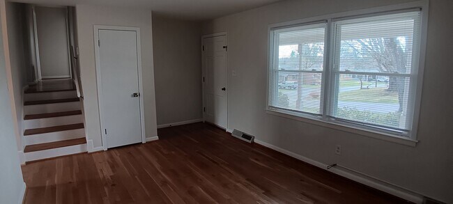 Building Photo - Christiansburg, 3 BR / 2.5 BA, Available Now