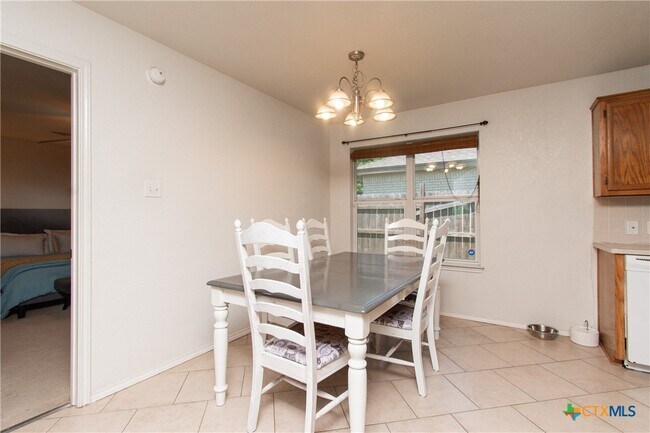 Building Photo - 4310 Neta Dr