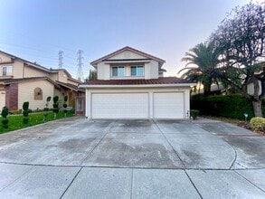 Building Photo - Gorgeous 4-bedroom Home Located in Cameron Hills Neighborhood of Fremont!