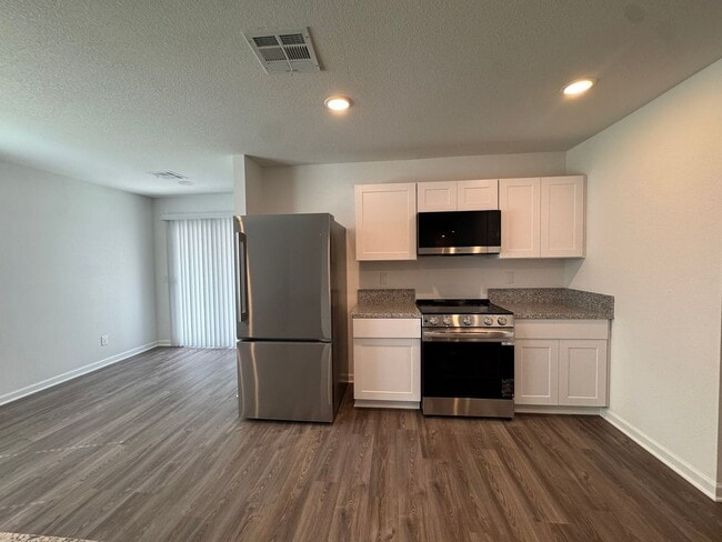Building Photo - Laughlin Ranch New 3 Bed, 2 Bath close to Water, on Parkway