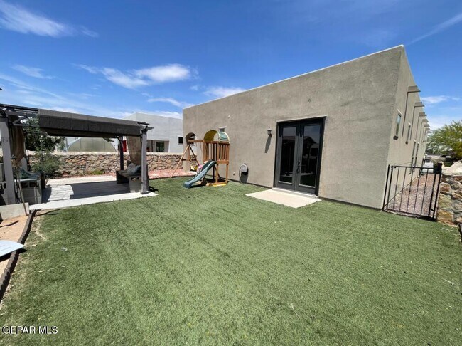 Building Photo - 13624 Beobridge Ave