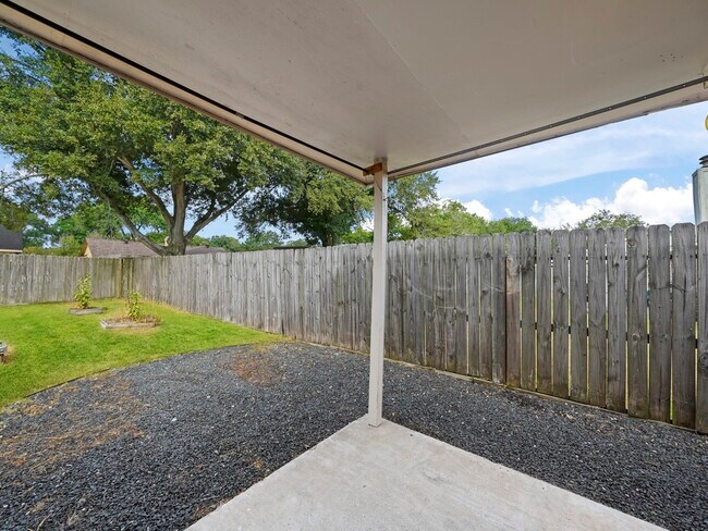 Building Photo - 1223 Bramblebury Dr