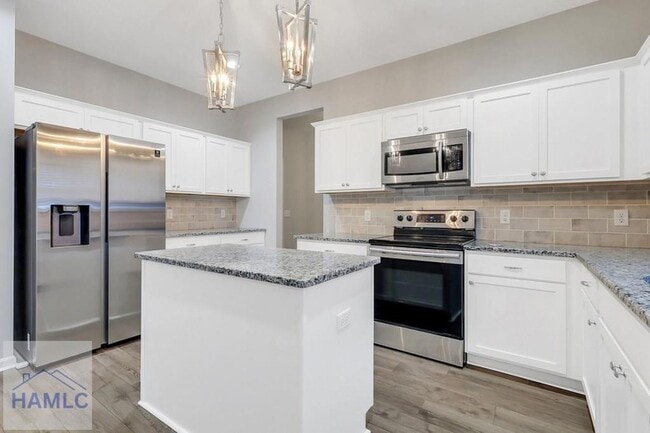 Building Photo - 12 Trask Cir