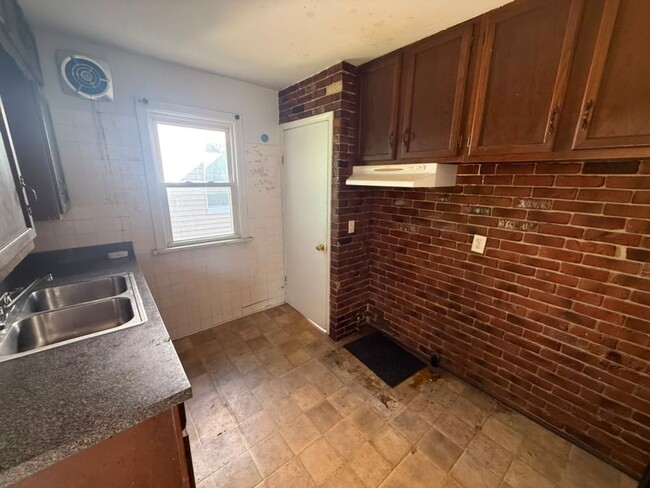 Building Photo - 21502 Raymond St