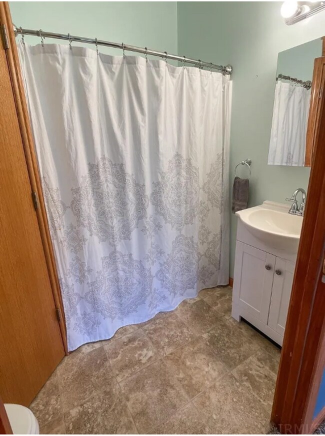 Building Photo - Three Bedroom Single Family Home in Flora ...