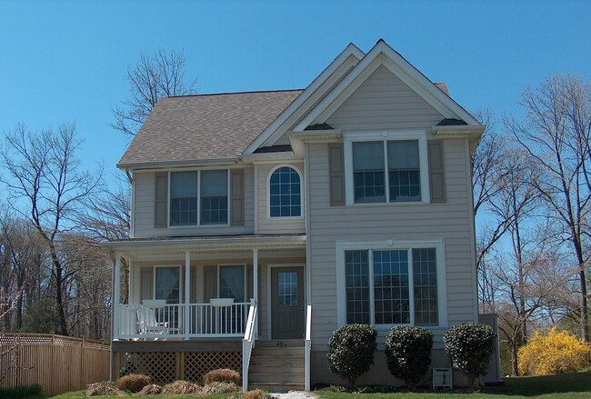 Primary Photo - 486 Riverview Dr