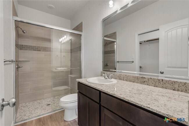 Building Photo - 1118 B Zora Dr