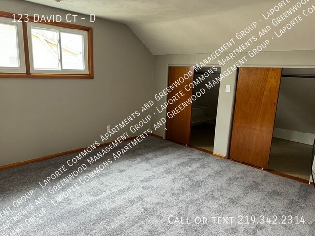 Building Photo - Large Two Bedroom with Garage Available Ap...