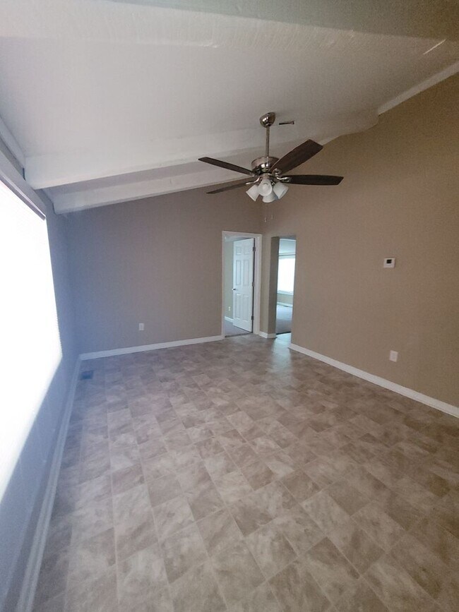 Building Photo - PRE-LEASING-Now Leasing- Madison Co. –COLB...