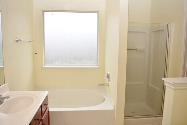 Building Photo - AVAILABLE NOW - Charming 3 Bed Home in Denton | Open Layout, Fireplace, Large Backyard
