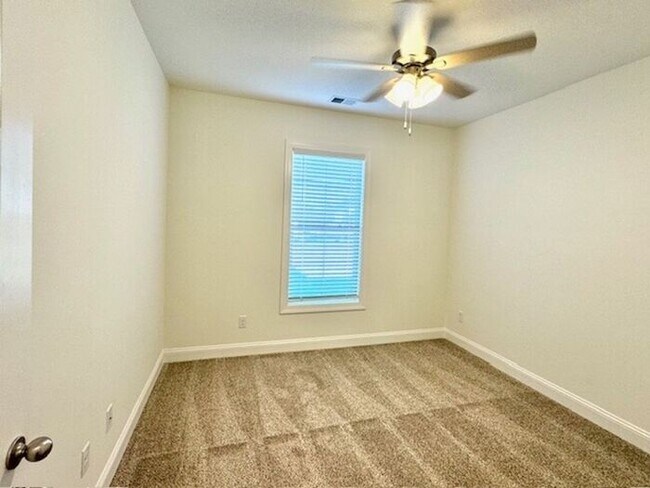 Building Photo - Now Leasing a 5-Bedroom 3 Bath Home in Olive Branch, MS Zoned for Great Schools-DeSoto Central.