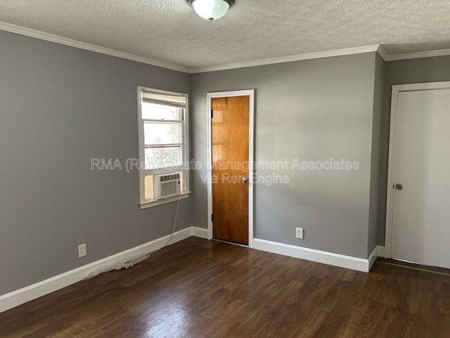 Building Photo - 901 Ray St