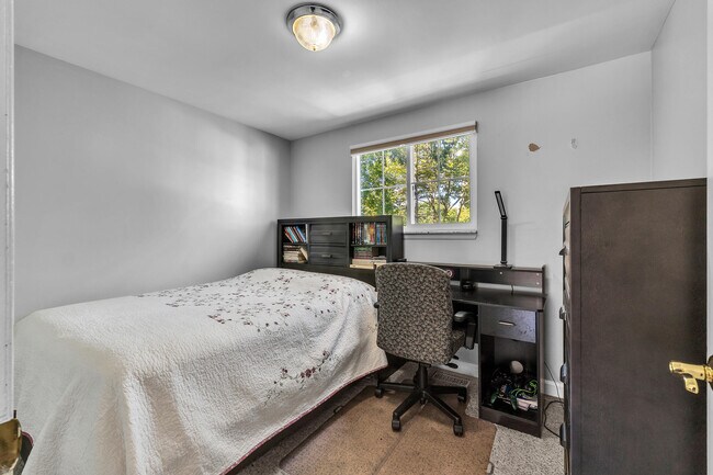 Building Photo - 5555 Patterson Dr