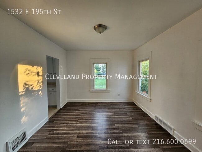 Building Photo - 1532 E 195th St