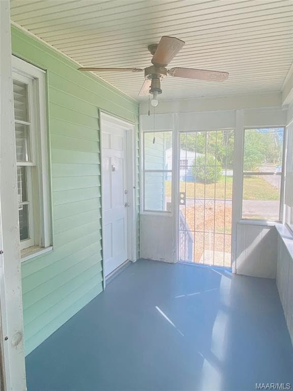 Building Photo - 2048 Midway St