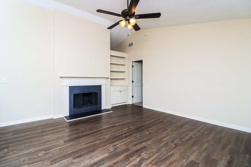 Building Photo - 913 West Ave