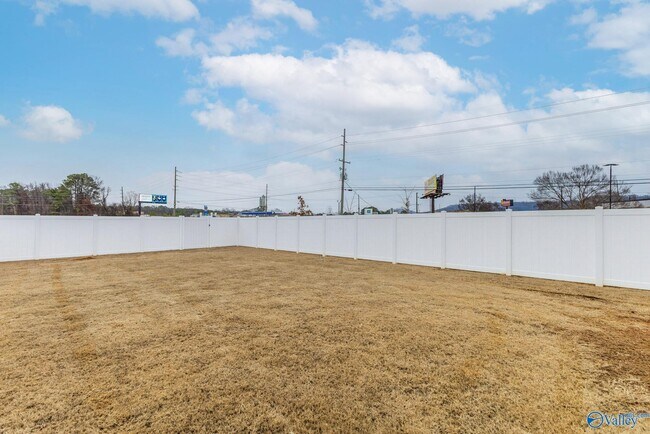 Building Photo - 7502 Discovery Pt Dr NW