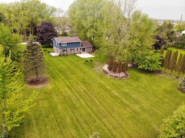 Building Photo - 10234 N La Cresta Dr
