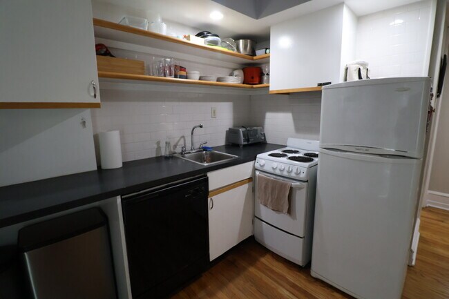 Building Photo - 280 S 23rd St