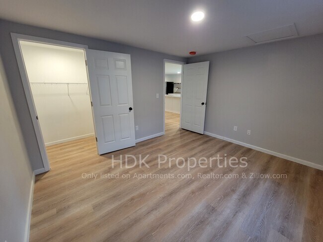 Bedroom 3 with walk in closet - 1566 Sugar Grove Rd