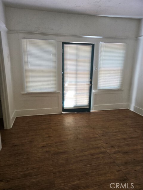 Building Photo - 942 2nd St