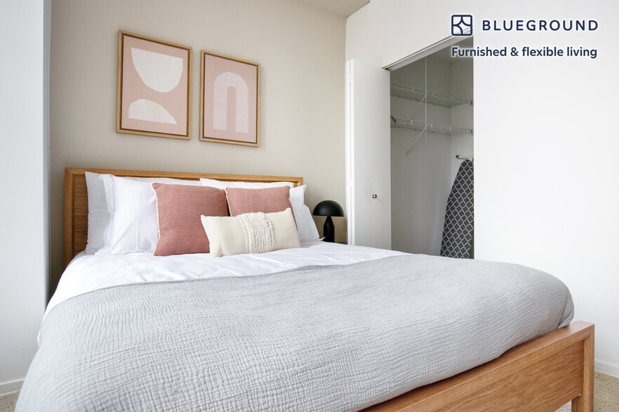 Building Photo - 343 S Dearborn St