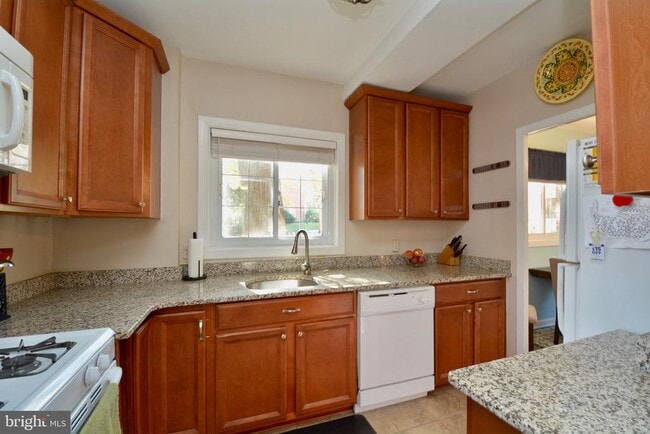 Building Photo - 3436 Martha Custis Dr