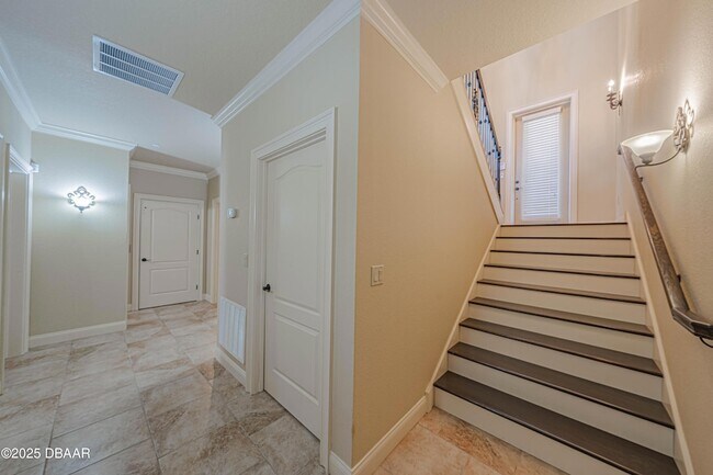 Building Photo - 5090 Riverside Dr