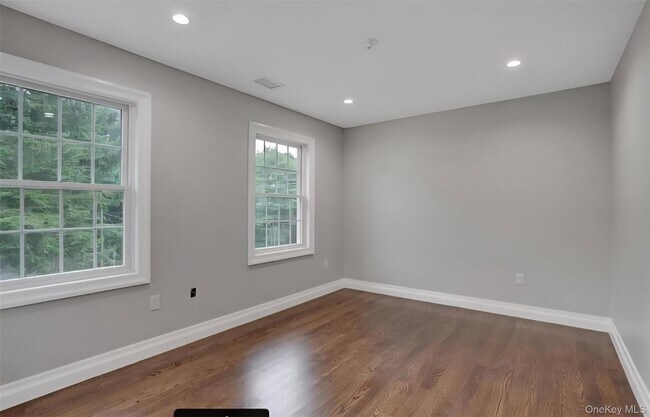 Building Photo - 9 Linda Ln