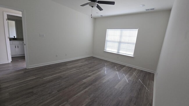 Building Photo - 1210 Pennock Dr