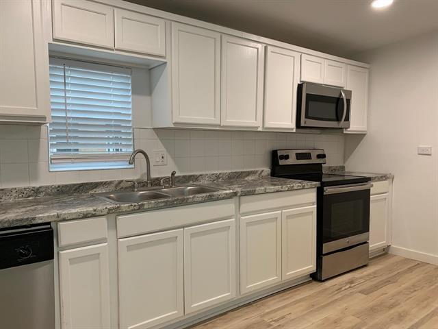 Building Photo - 1046 W Collins St